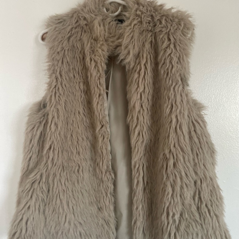 Gorgeous Olivaceous Faux Fur Vest - Medium